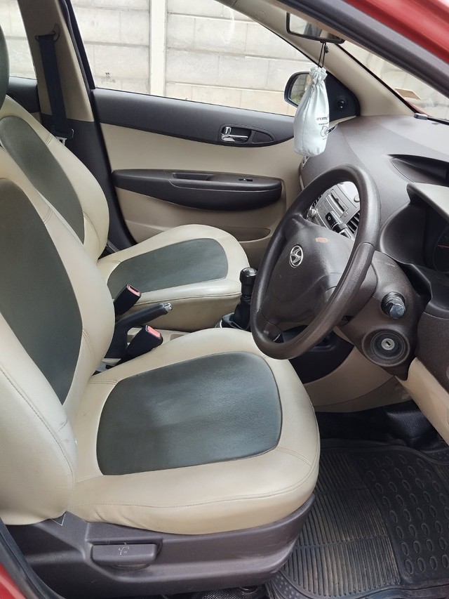 Hyundai i20 1.2 Magna Second-hand 2010 Hyundai i20 1.2 Magna for sale in Hyderabad-7