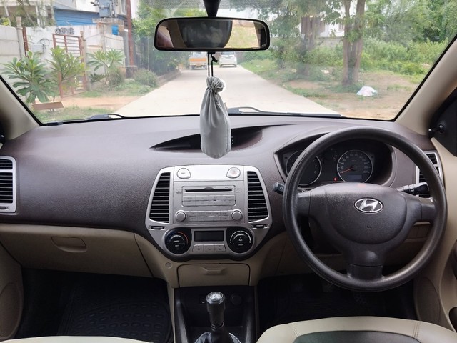 Hyundai i20 1.2 Magna Second-hand 2010 Hyundai i20 1.2 Magna for sale in Hyderabad-8