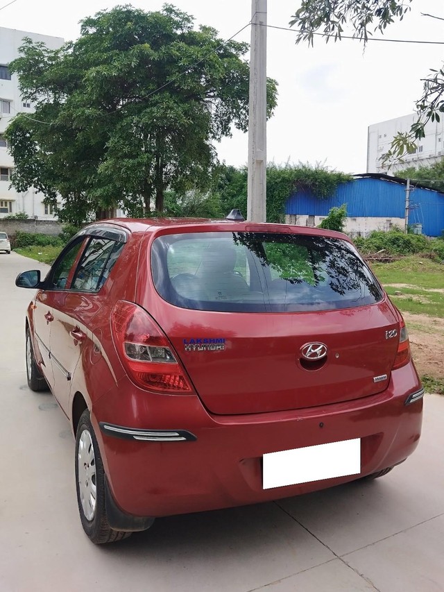 Hyundai i20 1.2 Magna Second-hand 2010 Hyundai i20 1.2 Magna for sale in Hyderabad-5