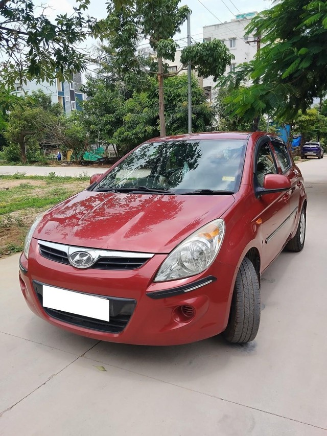 Hyundai i20 1.2 Magna Second-hand 2010 Hyundai i20 1.2 Magna for sale in Hyderabad-2