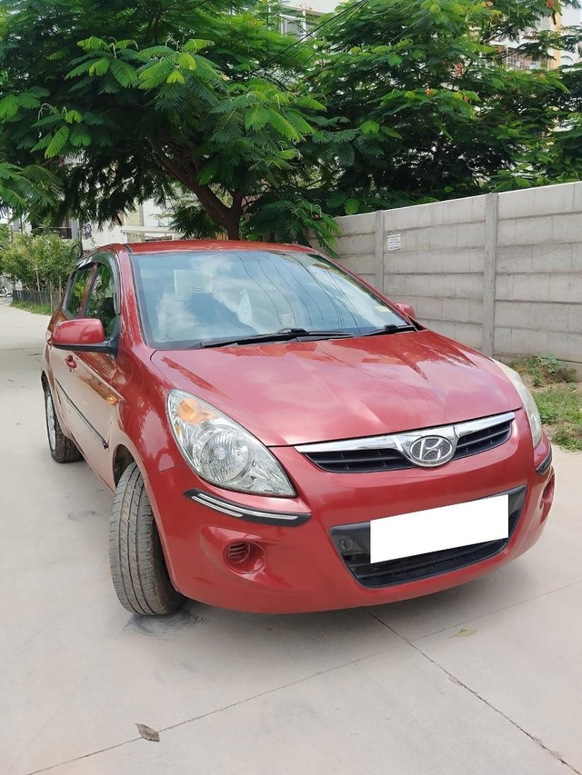 Hyundai i20 1.2 Magna Second-hand 2010 Hyundai i20 1.2 Magna for sale in Hyderabad-0