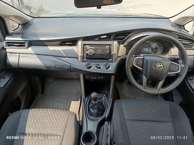 Second-hand 2017 Toyota Innova Crysta 2.4 G MT BSIV for sale in Hyderabad-7