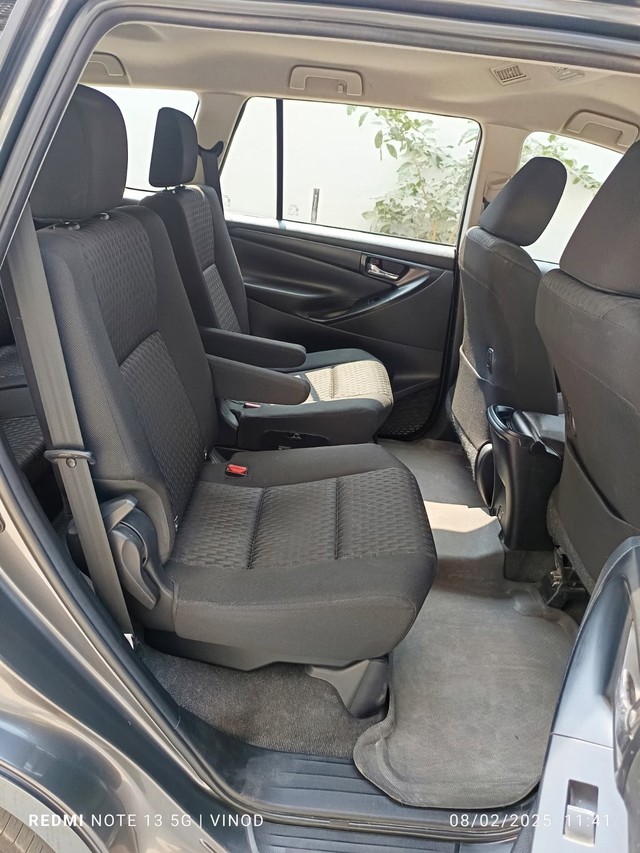 Second-hand 2017 Toyota Innova Crysta 2.4 G MT BSIV for sale in Hyderabad-6