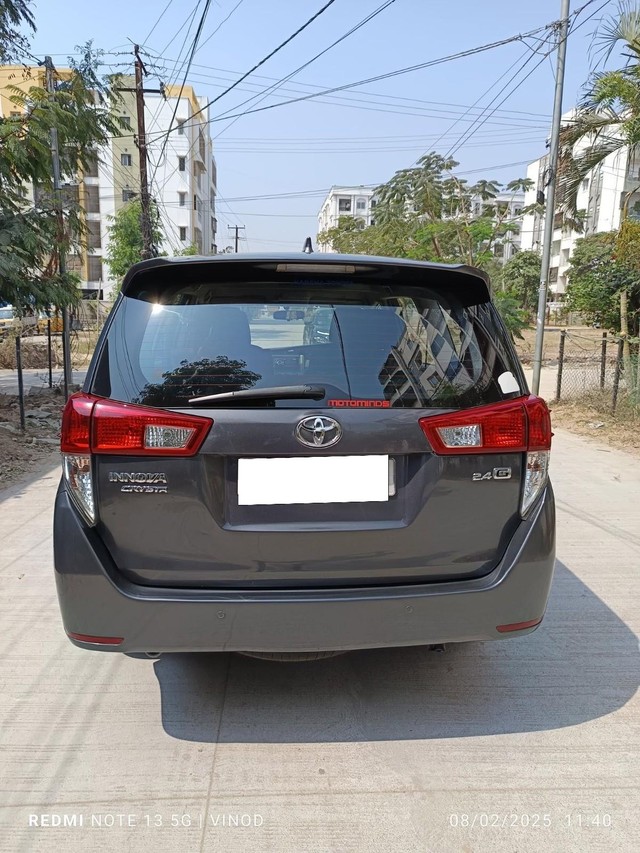 Second-hand 2017 Toyota Innova Crysta 2.4 G MT BSIV for sale in Hyderabad-1