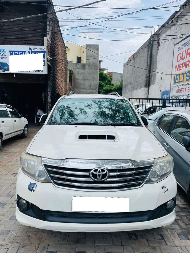 Second-hand 2014 Toyota Fortuner 4x2 AT for sale in Fatehgarh Sahib-3
