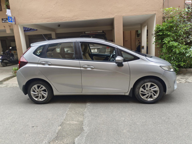 Second-hand 2016 Honda Jazz VX CVT for sale in Chennai-2