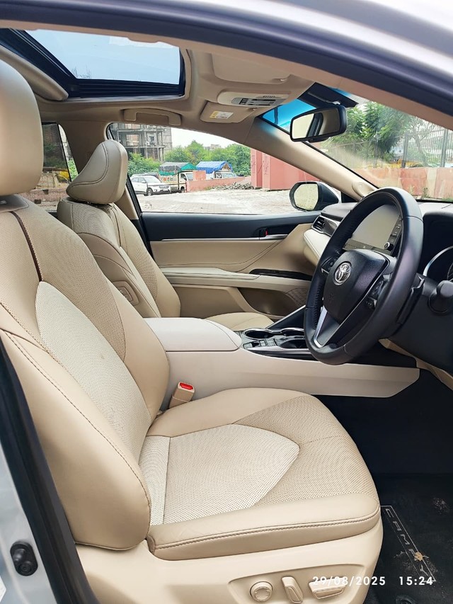 Toyota Camry 2.5 Hybrid Second-hand 2024 Toyota Camry 2.5 Hybrid for sale in Jaipur-14