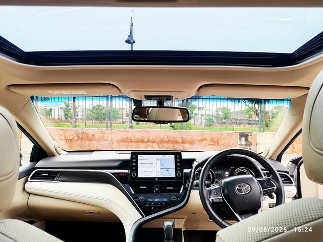 Toyota Camry 2.5 Hybrid Second-hand 2024 Toyota Camry 2.5 Hybrid for sale in Jaipur-11