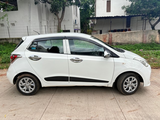 Hyundai Grand i10 CRDi Sportz Second-hand 2017 Hyundai Grand i10 CRDi Sportz for sale in Aurangabad-1