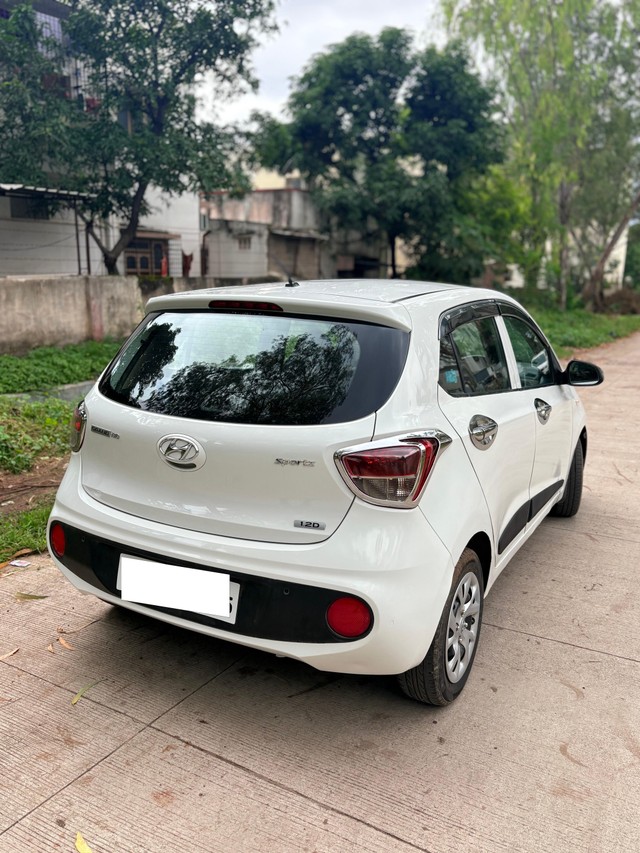Hyundai Grand i10 CRDi Sportz Second-hand 2017 Hyundai Grand i10 CRDi Sportz for sale in Aurangabad-6