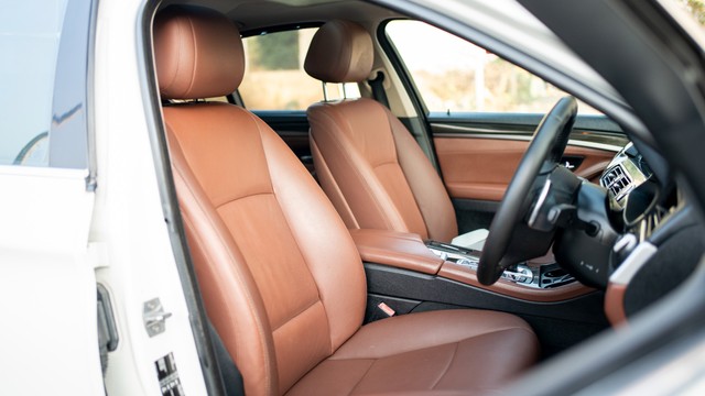 Second-hand 2016 BMW 5 Series 520d Luxury Line for sale in New Delhi-7