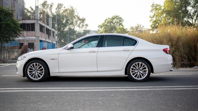 Second-hand 2016 BMW 5 Series 520d Luxury Line for sale in New Delhi-3