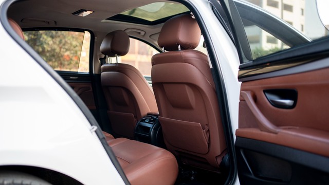 Second-hand 2016 BMW 5 Series 520d Luxury Line for sale in New Delhi-8