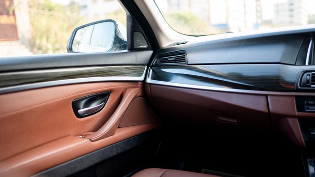 Second-hand 2016 BMW 5 Series 520d Luxury Line for sale in New Delhi-5