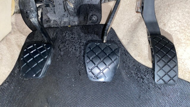 Second-hand 2015 Volkswagen Vento 1.5 TDI Highline for sale in Gulbarga-14