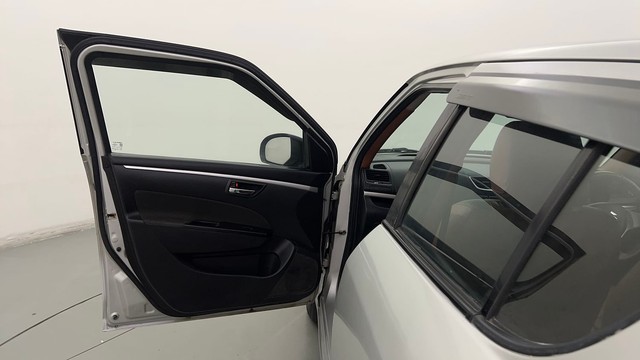 Second-hand 2017 Maruti Suzuki Swift VXI for sale in Coimbatore-38