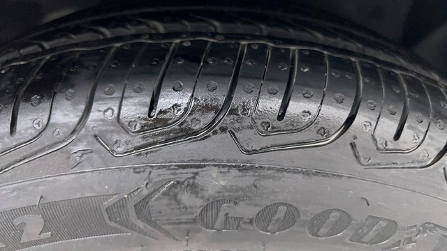 Second-hand 2018 Ford Figo Titanium AT 2019-2020 for sale in Ahmedabad-35