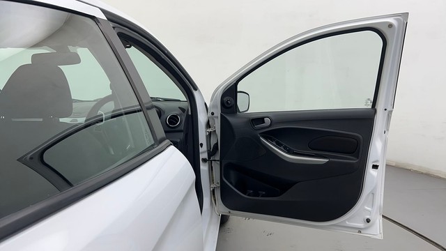 Second-hand 2018 Ford Figo Titanium AT 2019-2020 for sale in Ahmedabad-16