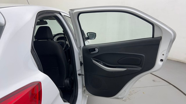 Second-hand 2018 Ford Figo Titanium AT 2019-2020 for sale in Ahmedabad-39