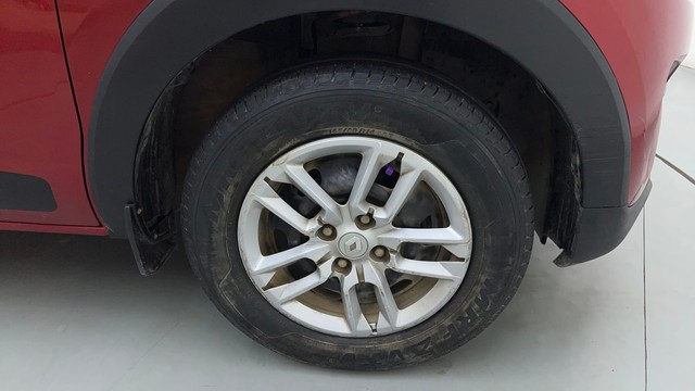 Second-hand 2020 Renault Triber RXL for sale in Chandigarh-17