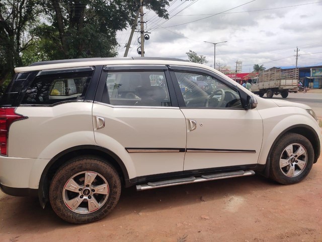 Second-hand 2014 Mahindra XUV500 W8 FWD for sale in Hassan-4