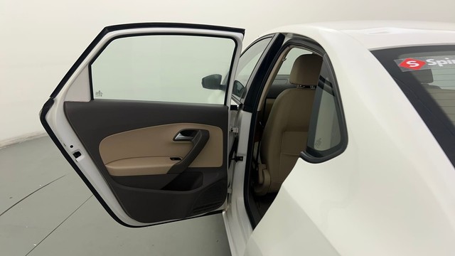 Second-hand 2016 Volkswagen Vento 1.6 Highline Plus for sale in Ghaziabad-31