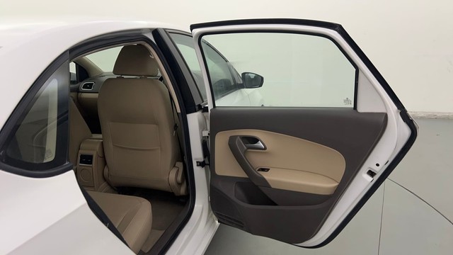 Second-hand 2016 Volkswagen Vento 1.6 Highline Plus for sale in Ghaziabad-39