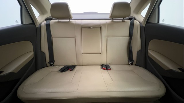 Second-hand 2016 Volkswagen Vento 1.6 Highline Plus for sale in Ghaziabad-33