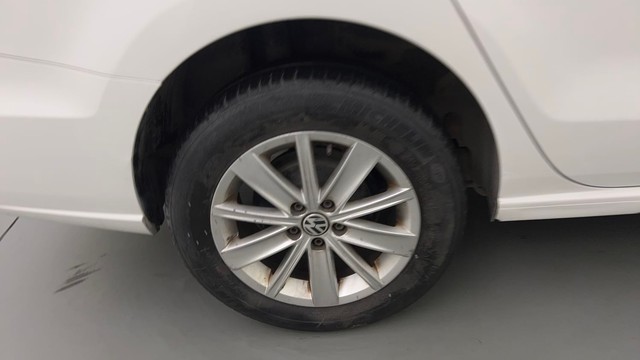 Second-hand 2016 Volkswagen Vento 1.6 Highline Plus for sale in Ghaziabad-18
