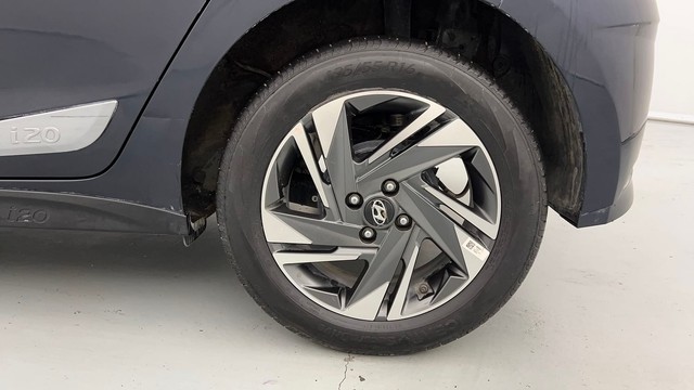 Second-hand 2023 Hyundai i20 Asta Opt IVT for sale in Kanpur-19