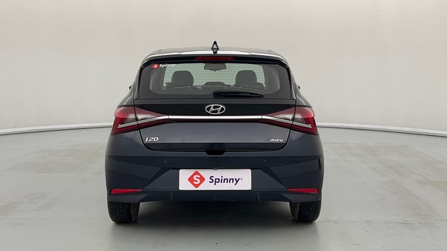 Second-hand 2023 Hyundai i20 Asta Opt IVT for sale in Kanpur-4