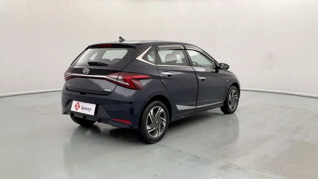 Second-hand 2023 Hyundai i20 Asta Opt IVT for sale in Kanpur-3