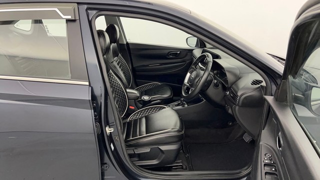 Second-hand 2023 Hyundai i20 Asta Opt IVT for sale in Kanpur-15