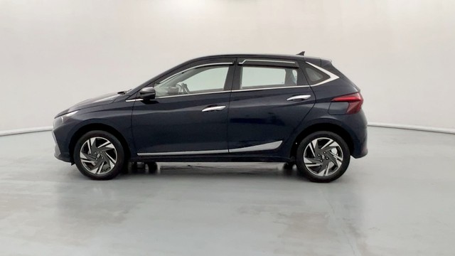 Second-hand 2023 Hyundai i20 Asta Opt IVT for sale in Kanpur-6