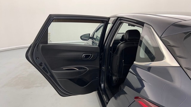 Second-hand 2023 Hyundai i20 Asta Opt IVT for sale in Kanpur-30