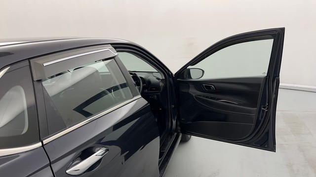 Second-hand 2023 Hyundai i20 Asta Opt IVT for sale in Kanpur-16