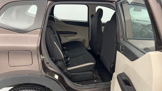 Second-hand 2023 Renault Triber RXL for sale in Kanpur-26