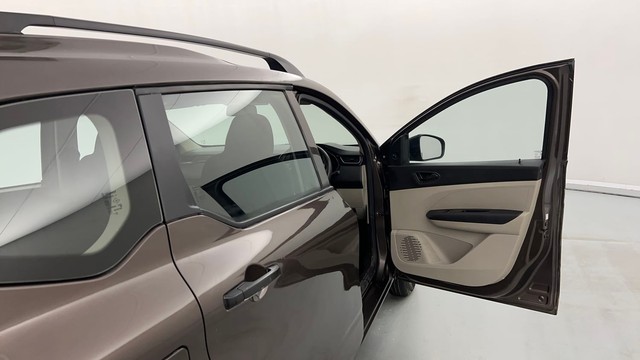 Second-hand 2023 Renault Triber RXL for sale in Kanpur-16