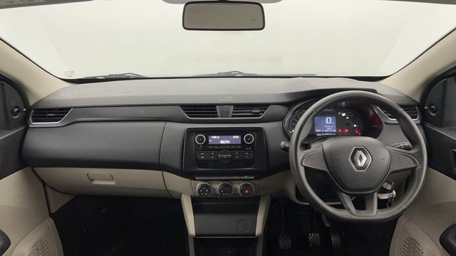 Second-hand 2023 Renault Triber RXL for sale in Kanpur-11