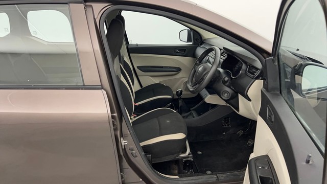 Second-hand 2023 Renault Triber RXL for sale in Kanpur-15