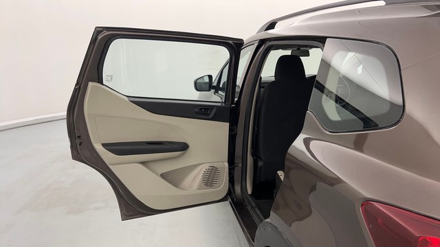 Second-hand 2023 Renault Triber RXL for sale in Kanpur-28