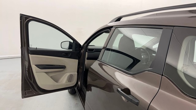 Second-hand 2023 Renault Triber RXL for sale in Kanpur-27