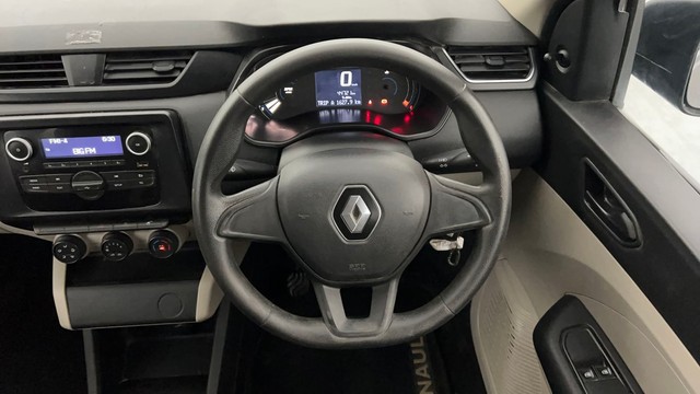 Second-hand 2023 Renault Triber RXL for sale in Kanpur-32