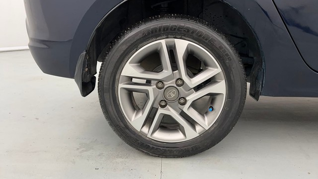 Second-hand 2022 Tata Tigor XZ Plus for sale in Lucknow-18