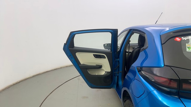 Second-hand 2021 Tata Altroz XT Turbo for sale in Kolkata-24