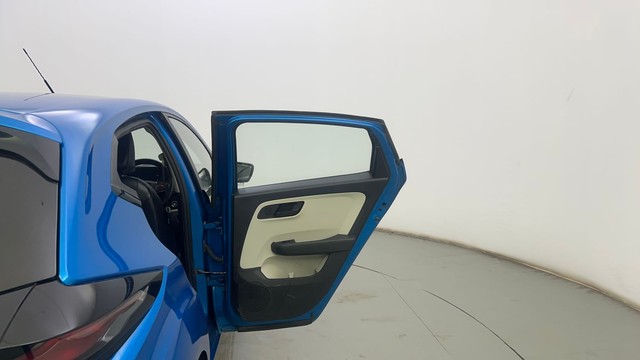 Second-hand 2021 Tata Altroz XT Turbo for sale in Kolkata-23