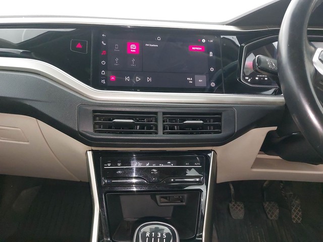 Second-hand 2022 Volkswagen Virtus Topline for sale in Coimbatore-25