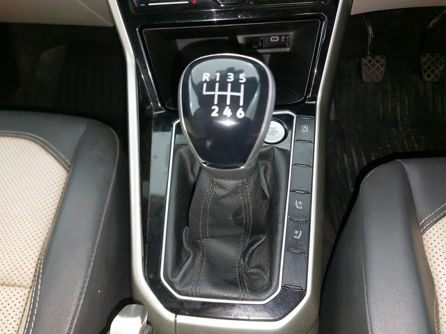 Second-hand 2022 Volkswagen Virtus Topline for sale in Coimbatore-12