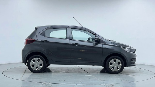 Second-hand 2022 Tata Tiago XT CNG for sale in Sonipat-2