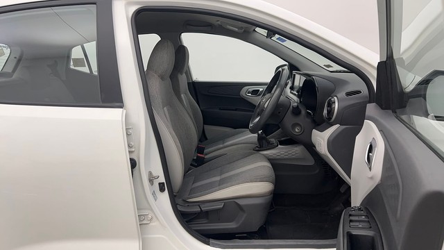 Second-hand 2022 Hyundai Grand i10 Nios Sportz CNG for sale in Chandigarh-15